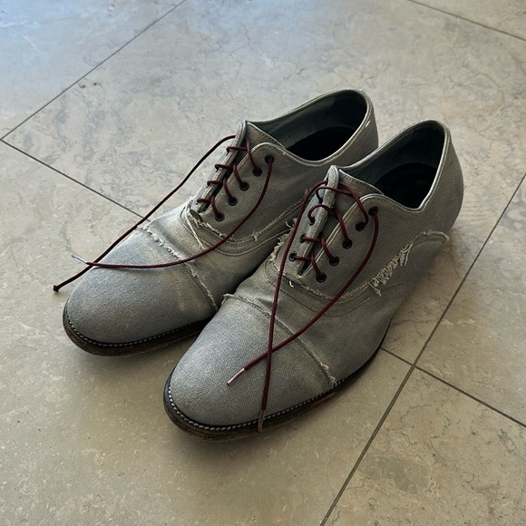 John Varvatos Dress Shoe.  Distressed Grey Canvas shoe with Maroon Laces - Picture 1 of 6